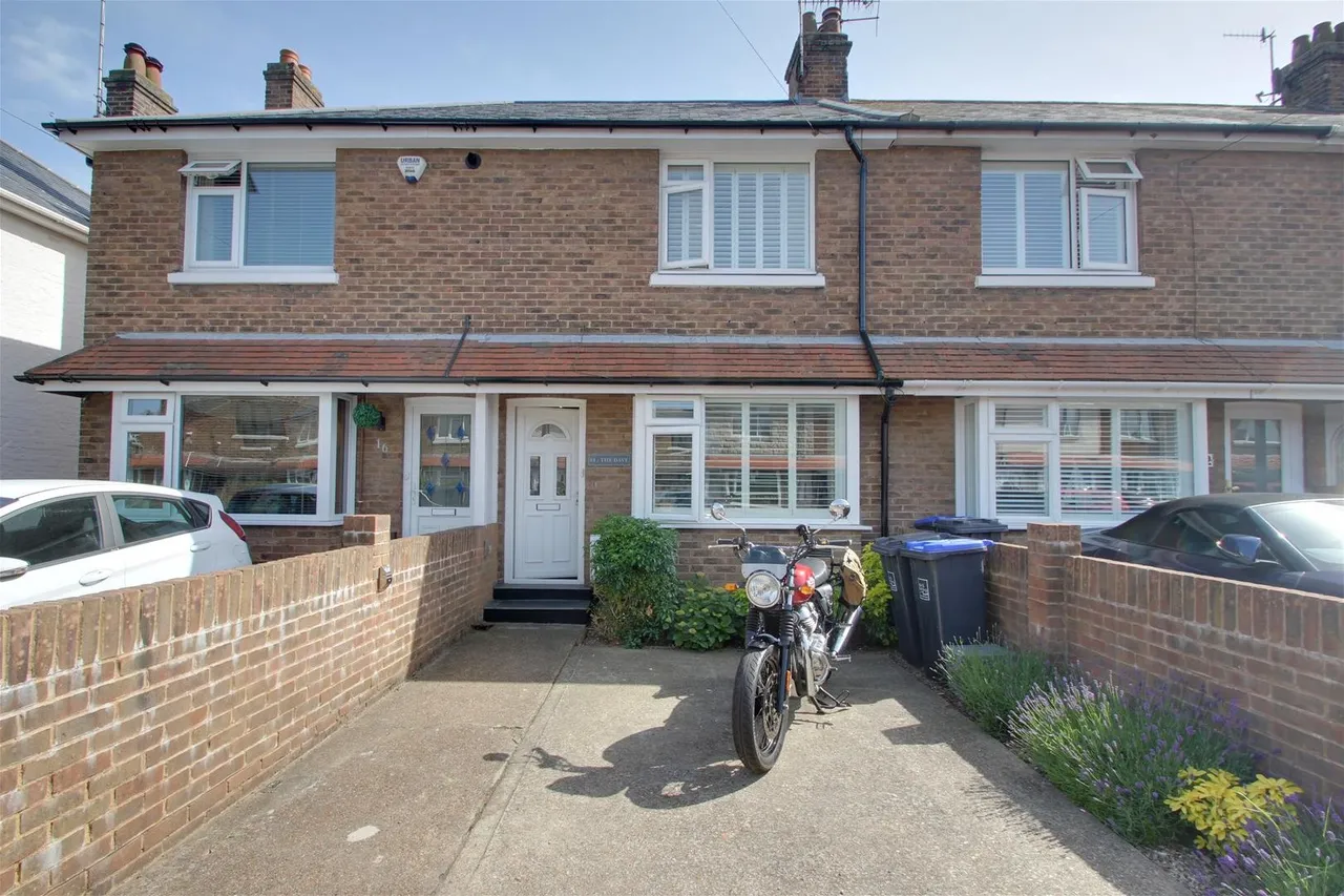 2 bed house for sale — Leigh Road, Worthing