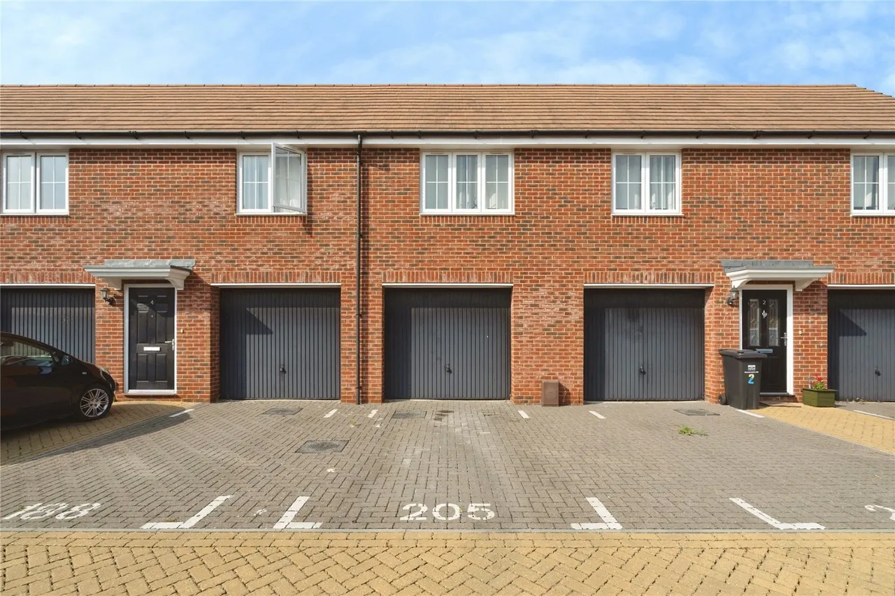 Riggs Lane, Eastergate, PO20, photo 22