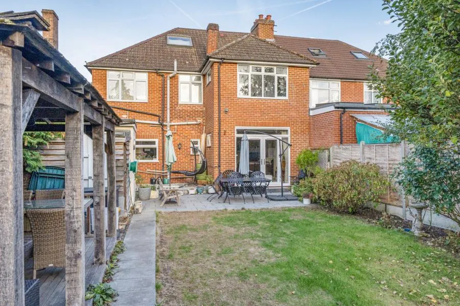 Bagshot Road, Knaphill, GU21, photo 9