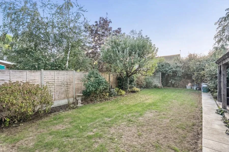 Bagshot Road, Knaphill, GU21, photo 10