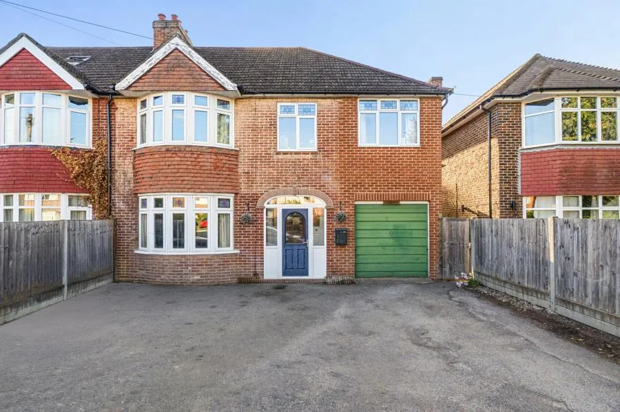 Bagshot Road, Knaphill, GU21, photo 8