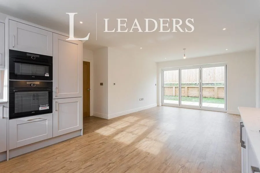 Acorn Gardens, Splaynes Green, TN22, photo 2