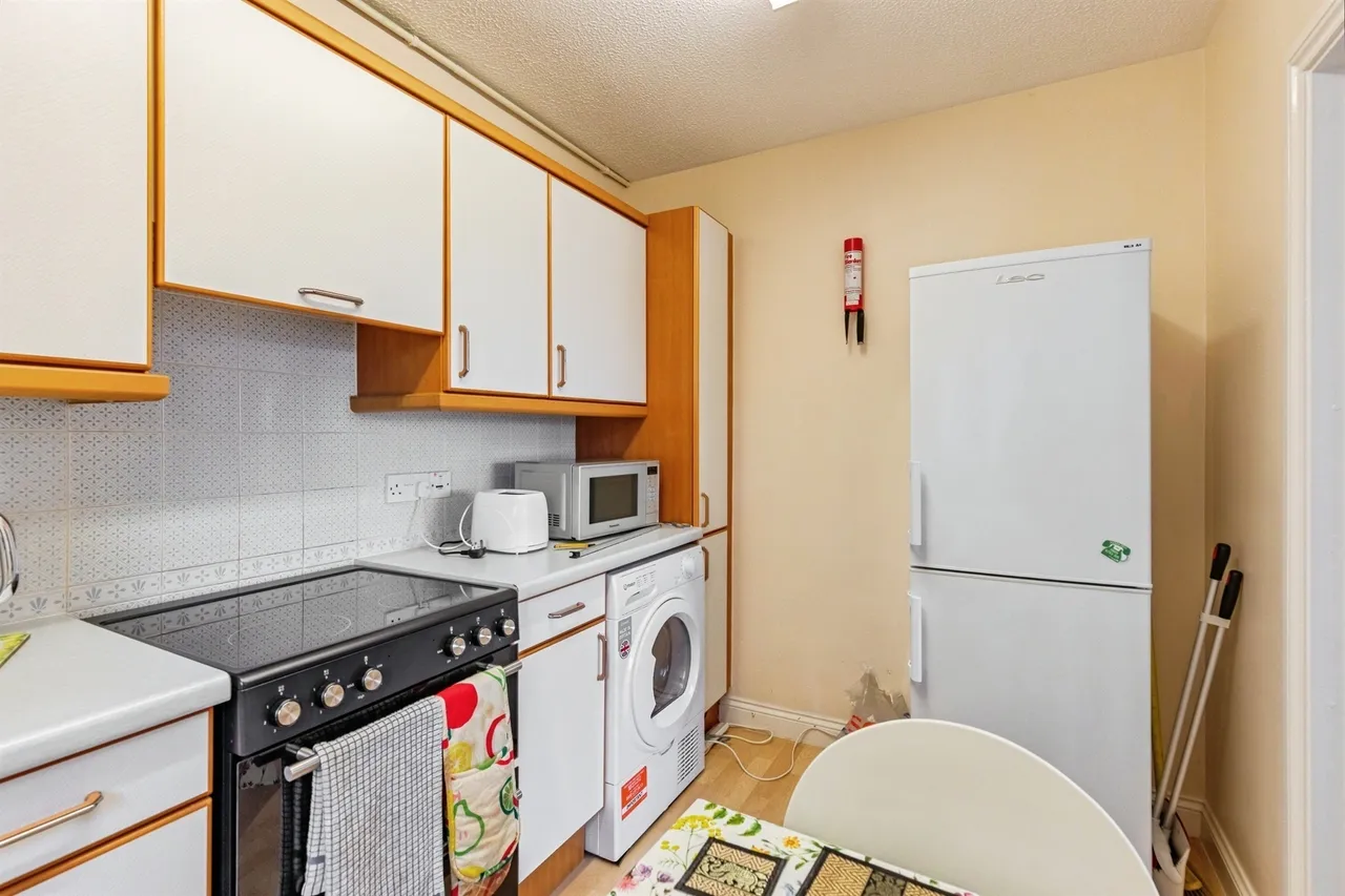 Wootton Brook Close, Northampton, photo 8