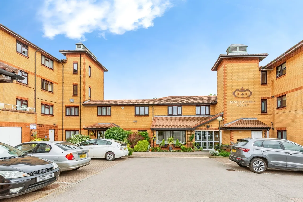 1 bed flat for sale — Wootton Brook Close, Northampton