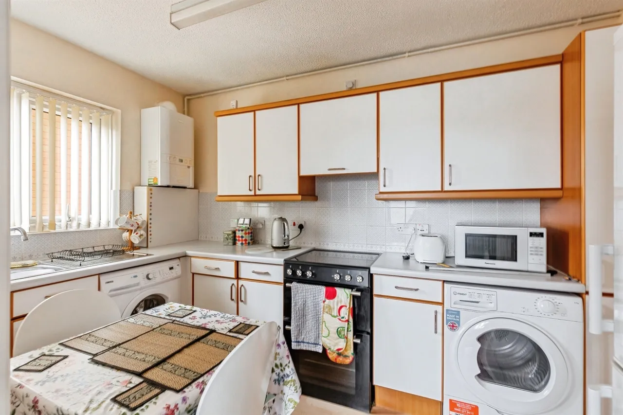 Wootton Brook Close, Northampton, photo 7