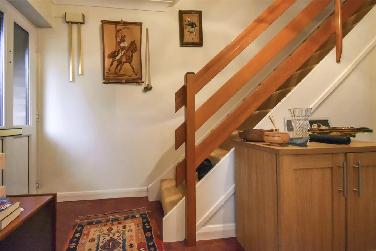 Clare Mead, Rowledge, Farnham, Surrey, GU10 4BJ, photo 14