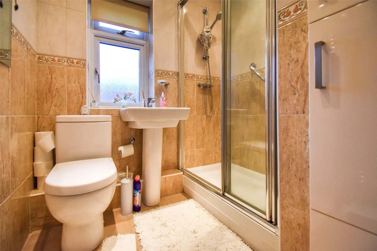 Clare Mead, Rowledge, Farnham, Surrey, GU10 4BJ, photo 9