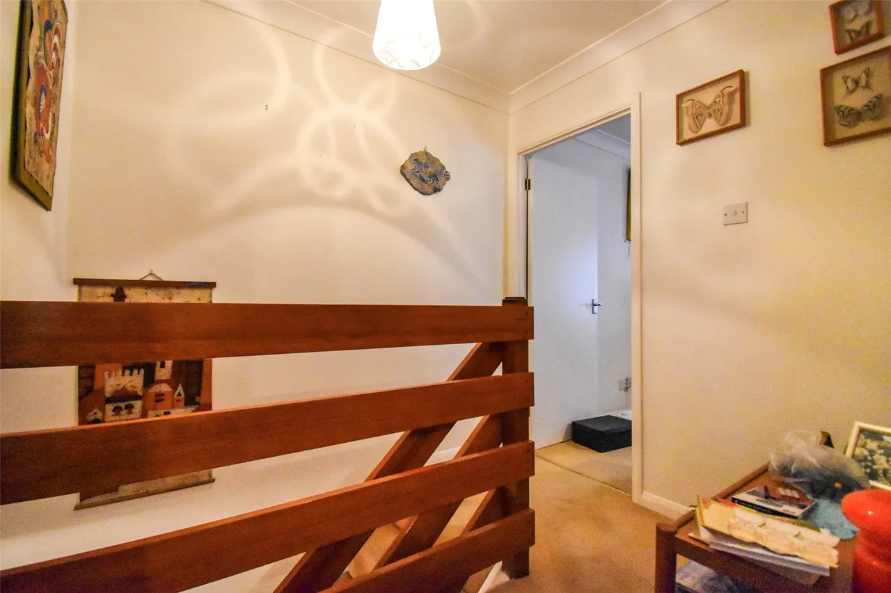 Clare Mead, Rowledge, Farnham, Surrey, GU10 4BJ, photo 13
