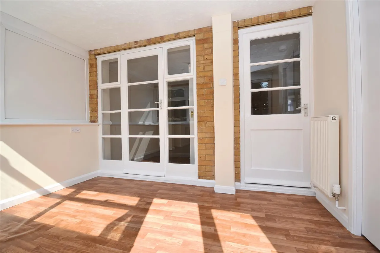 Harebeating Drive, Hailsham, BN27, photo 8