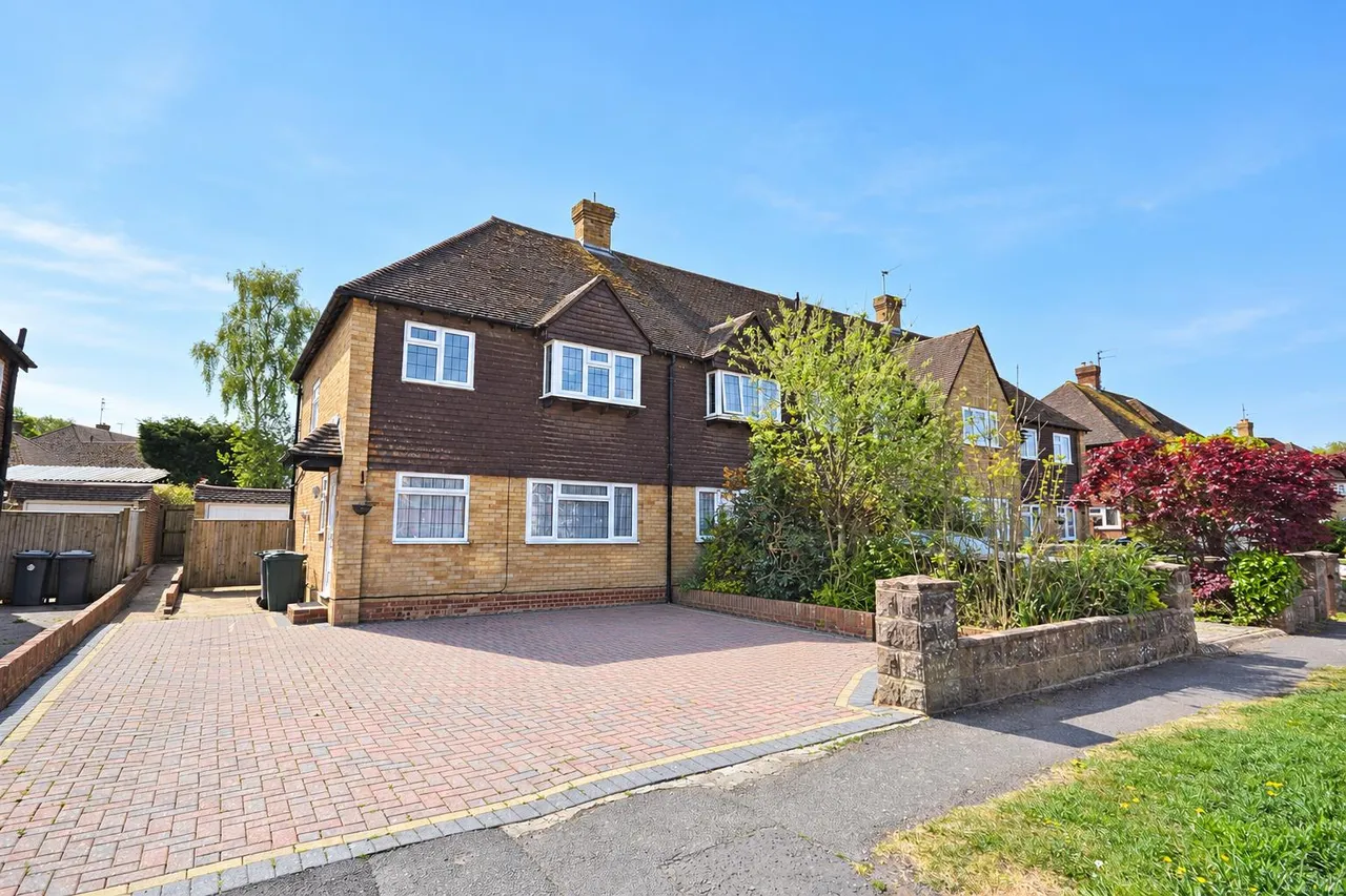 3 bed house to rent, Harebeating Drive, Hailsham, BN27