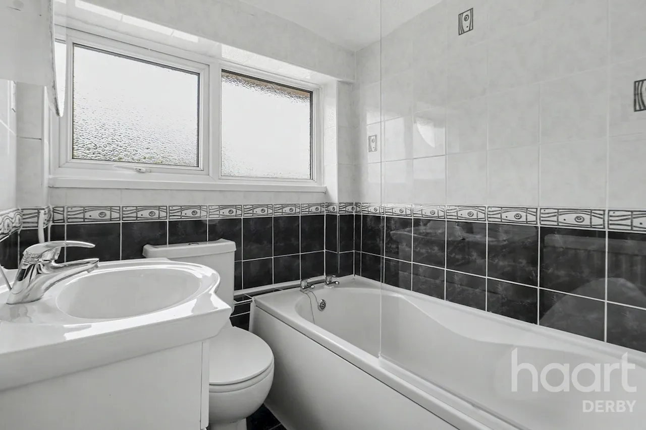 Lynwood Road, Sinfin, DE24, photo 13