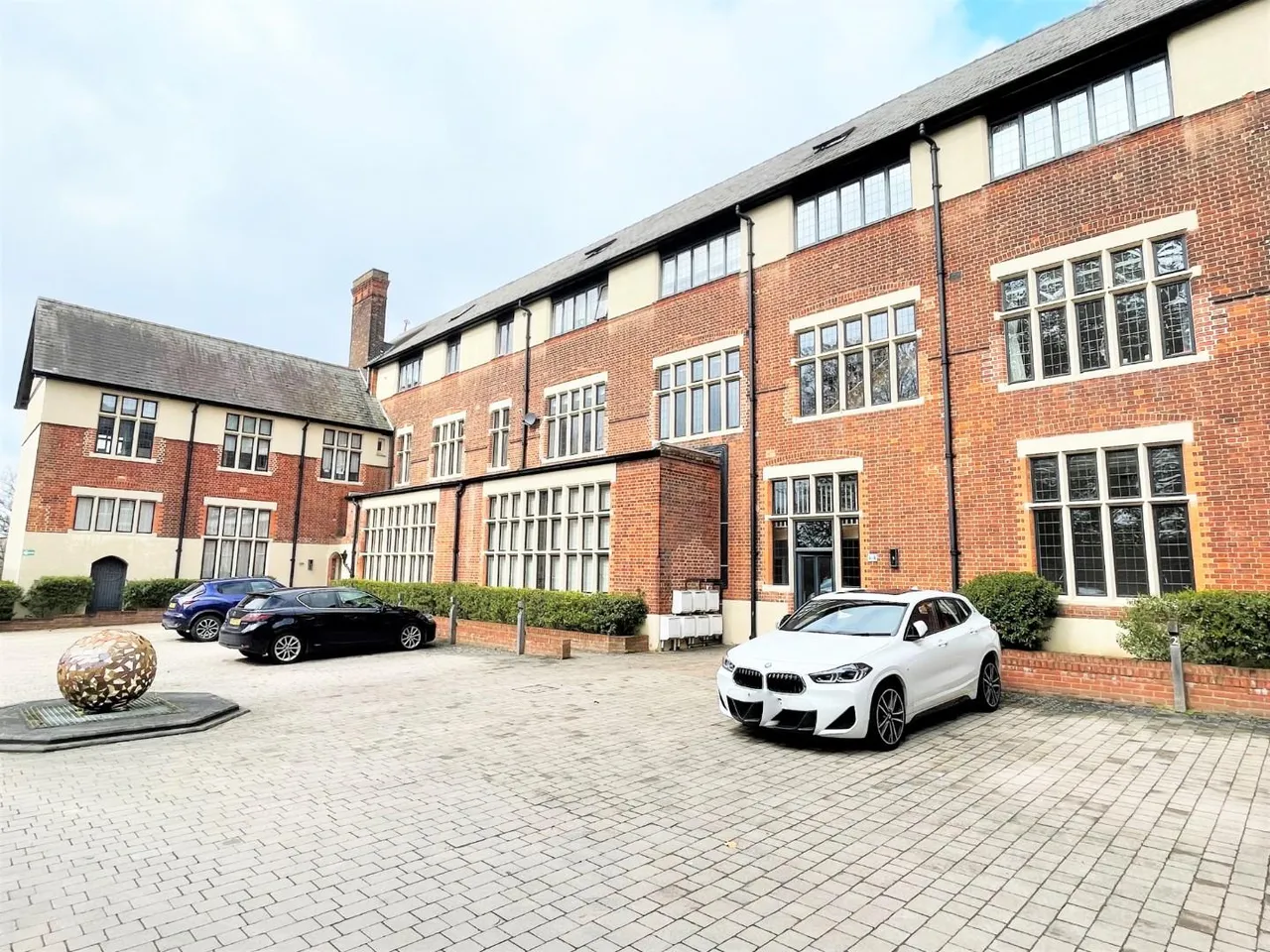 3 bed flat to rent — The Ridgeway, Mill Hill