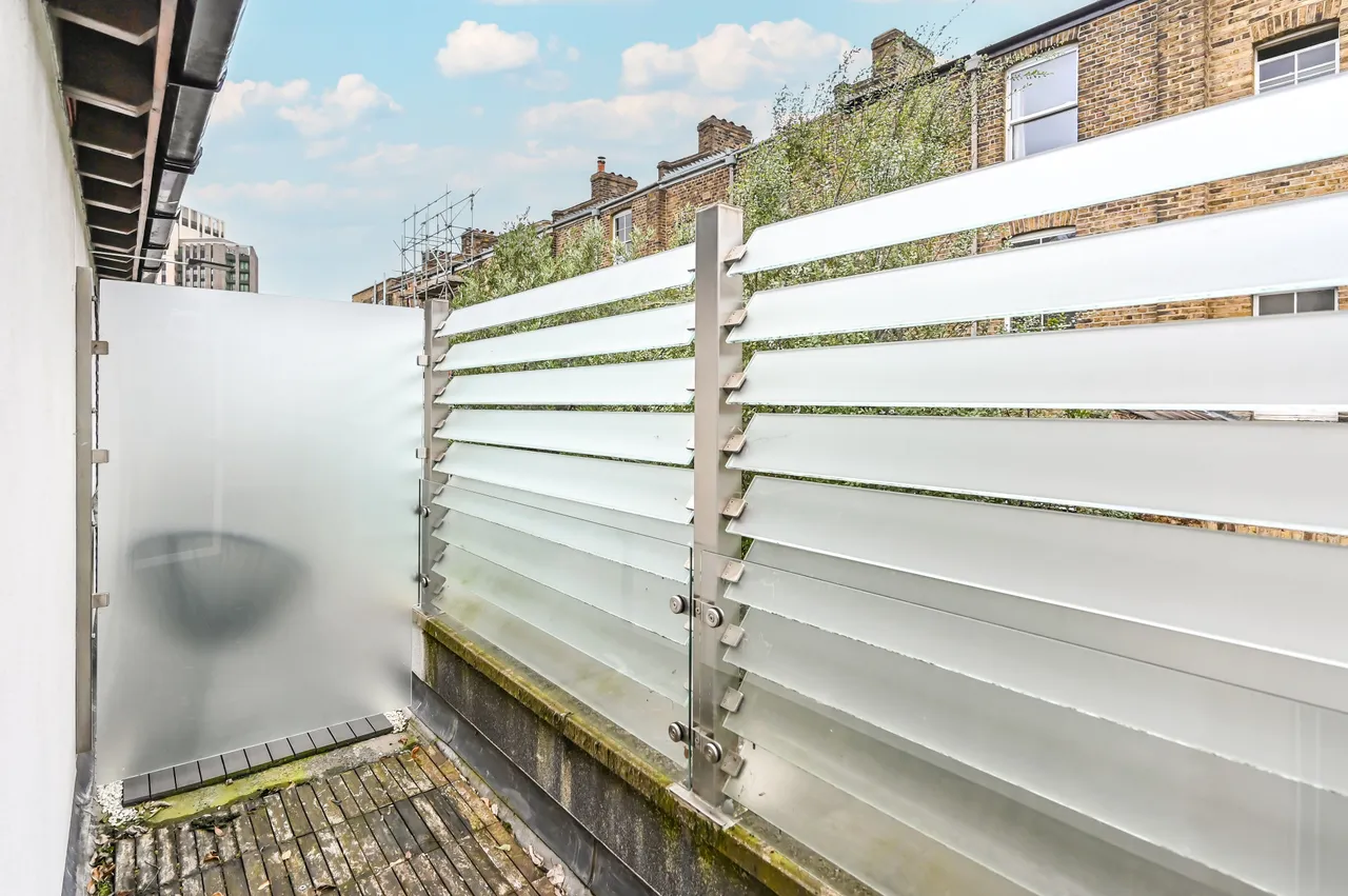 4 Laurel Mews, Harbour Road, London, photo 12