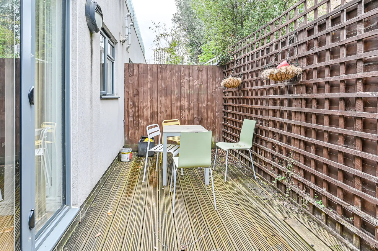 4 Laurel Mews, Harbour Road, London, photo 8