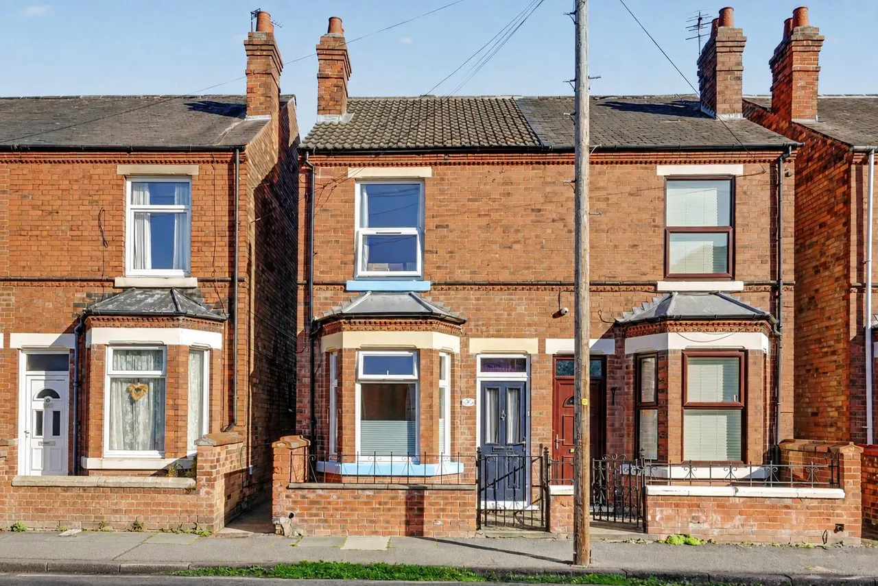 2 bed house for sale, Milner Road, Long Eaton, NG10