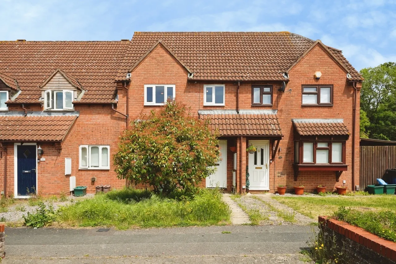 3 bed house for sale — Apperley Drive, Quedgeley, Gloucester, Gloucestershire, GL2
