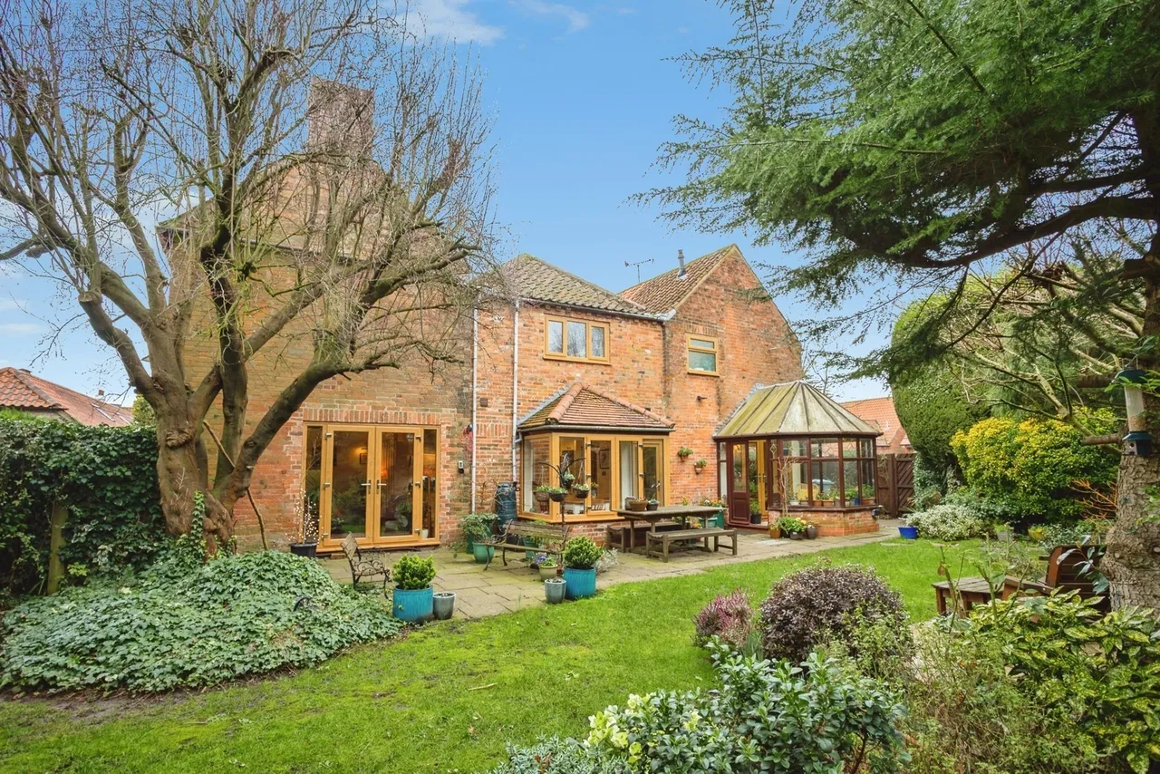 6 bed house for sale, Toad Lane, Elston, NG23