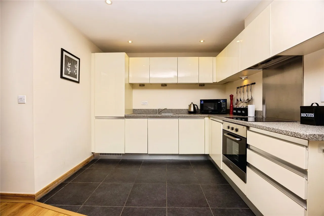 Martyr Road, Guildford, GU1, photo 14