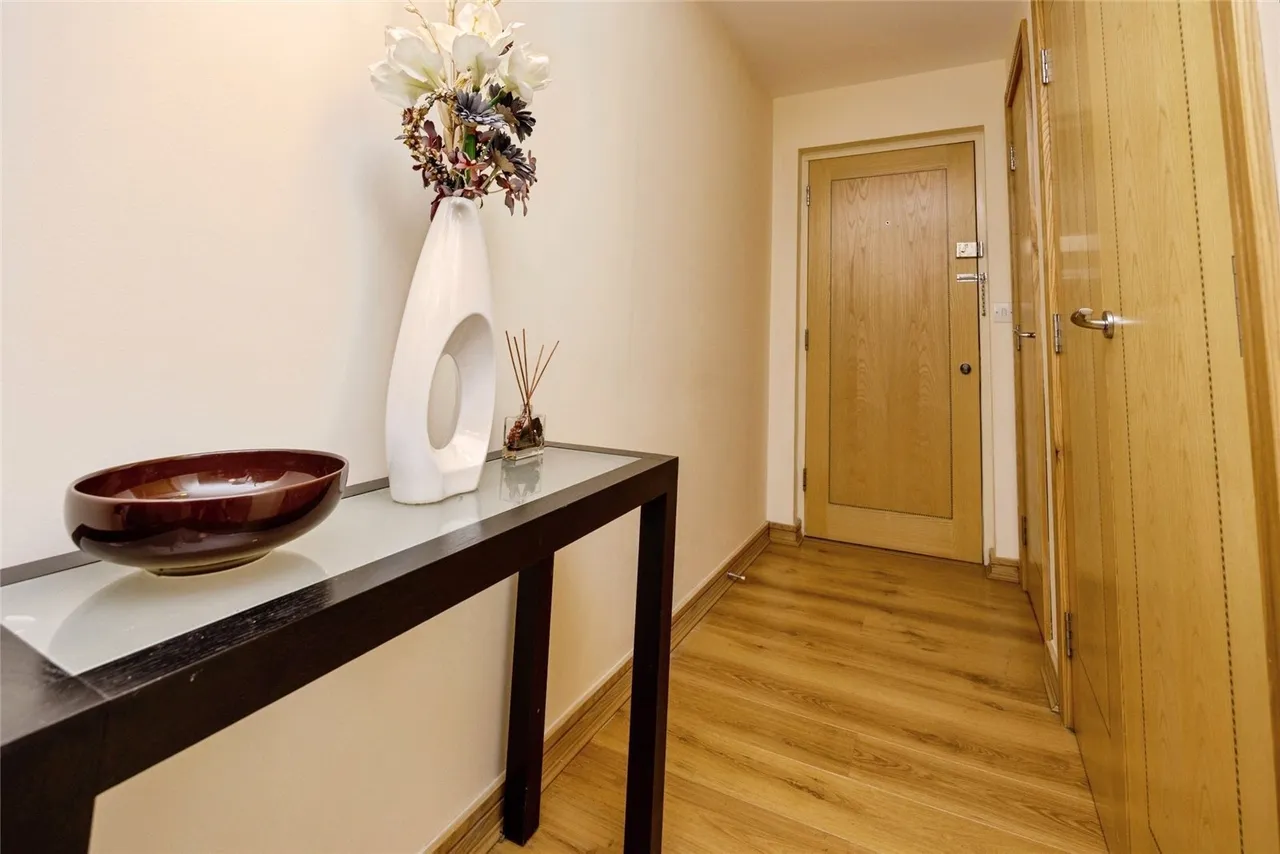 Martyr Road, Guildford, GU1, photo 9