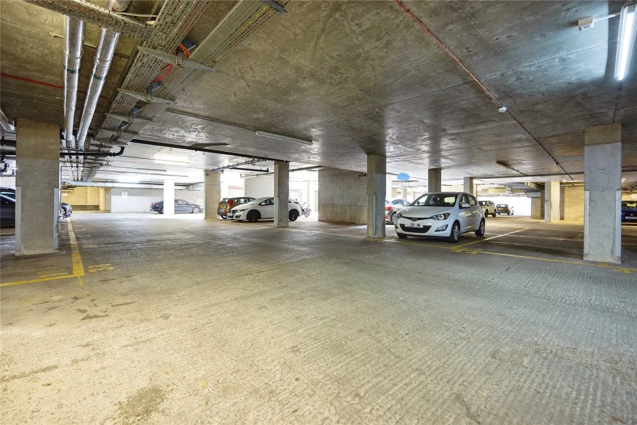 Martyr Road, Guildford, GU1, photo 13
