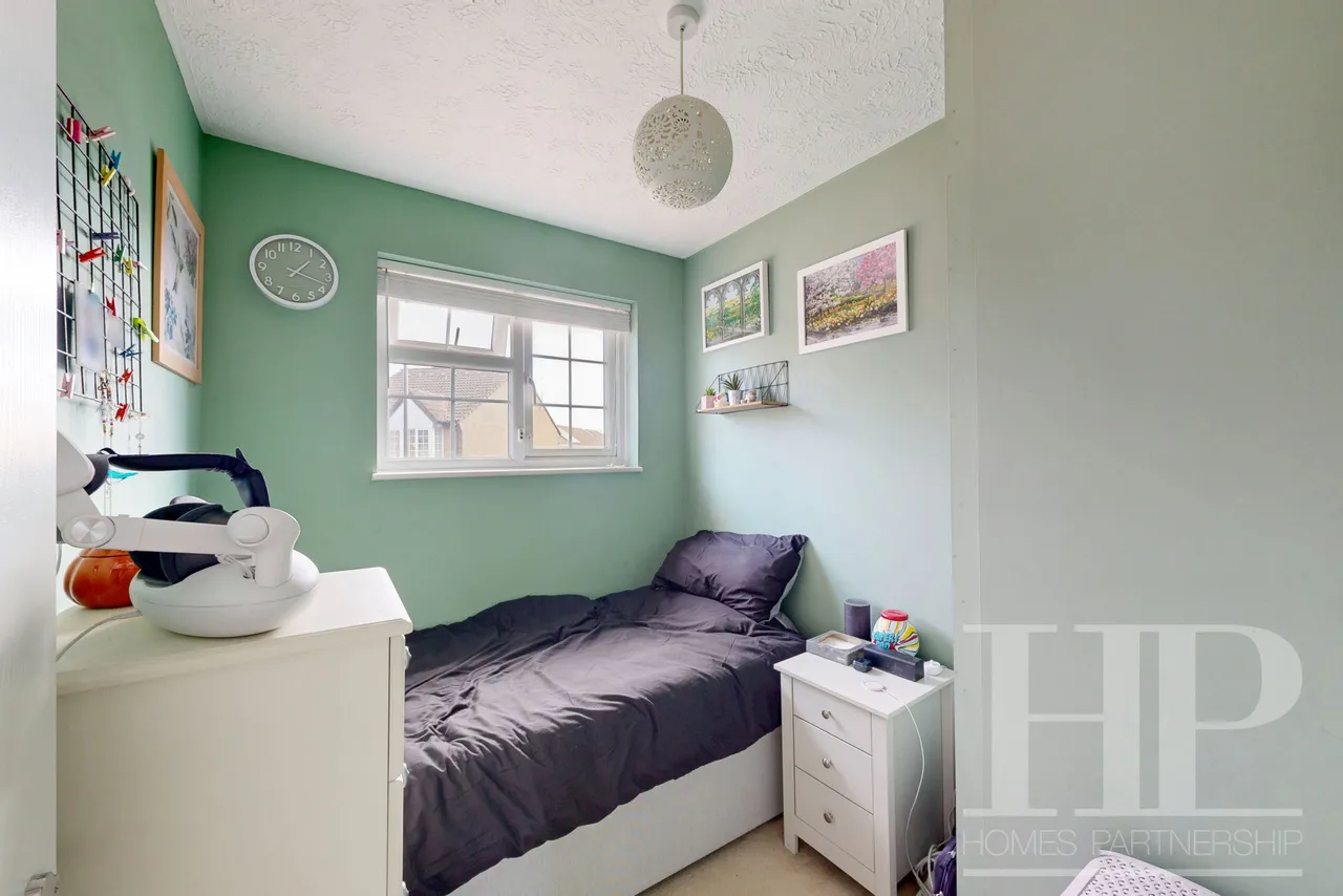 Stirling Close, Maidenbower, RH10, photo 12