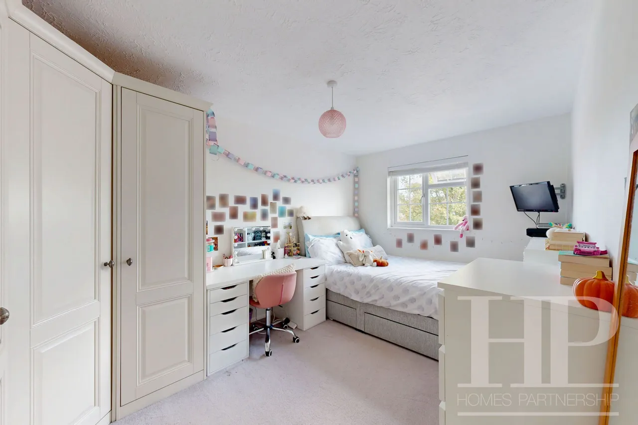 Stirling Close, Maidenbower, RH10, photo 10