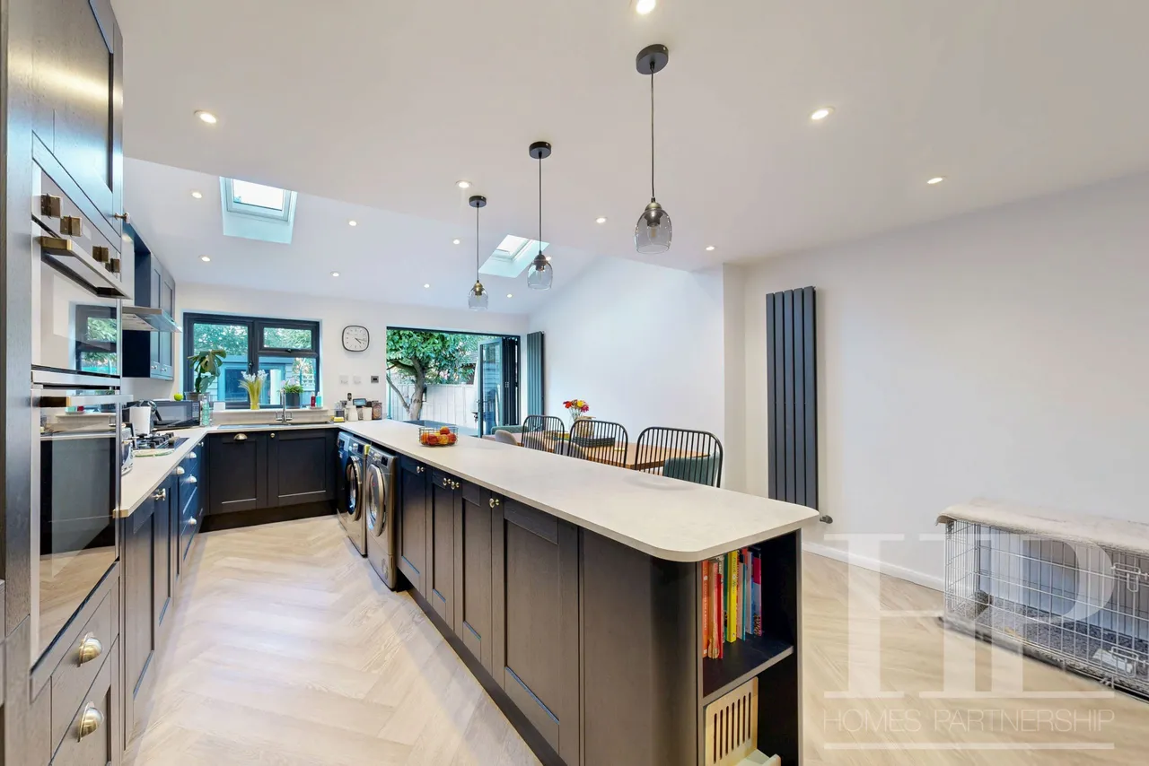 Stirling Close, Maidenbower, RH10, photo 8