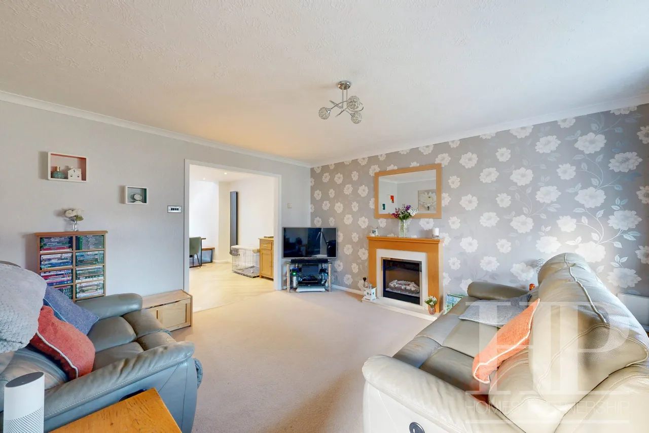 Stirling Close, Maidenbower, RH10, photo 5