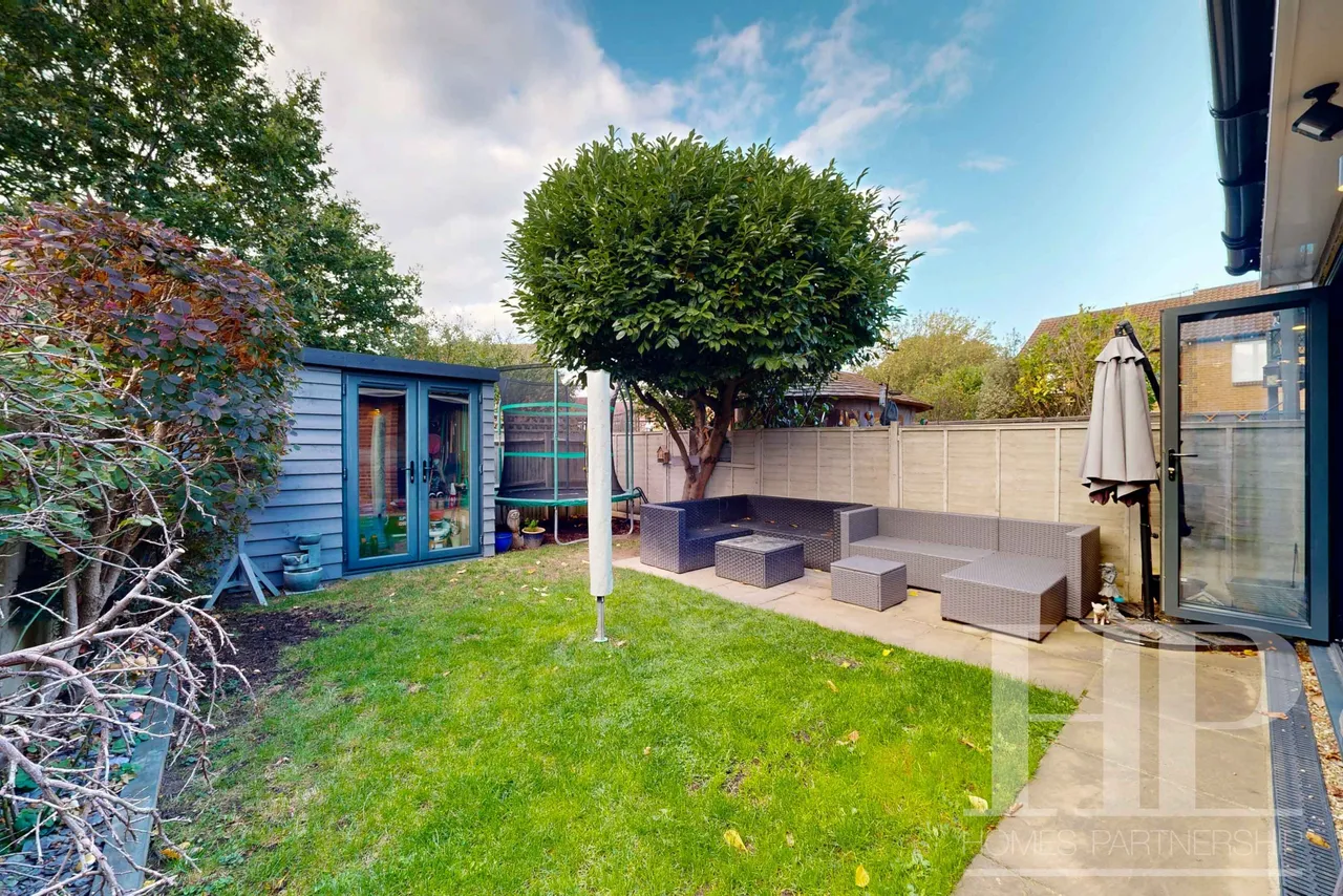 Stirling Close, Maidenbower, RH10, photo 4