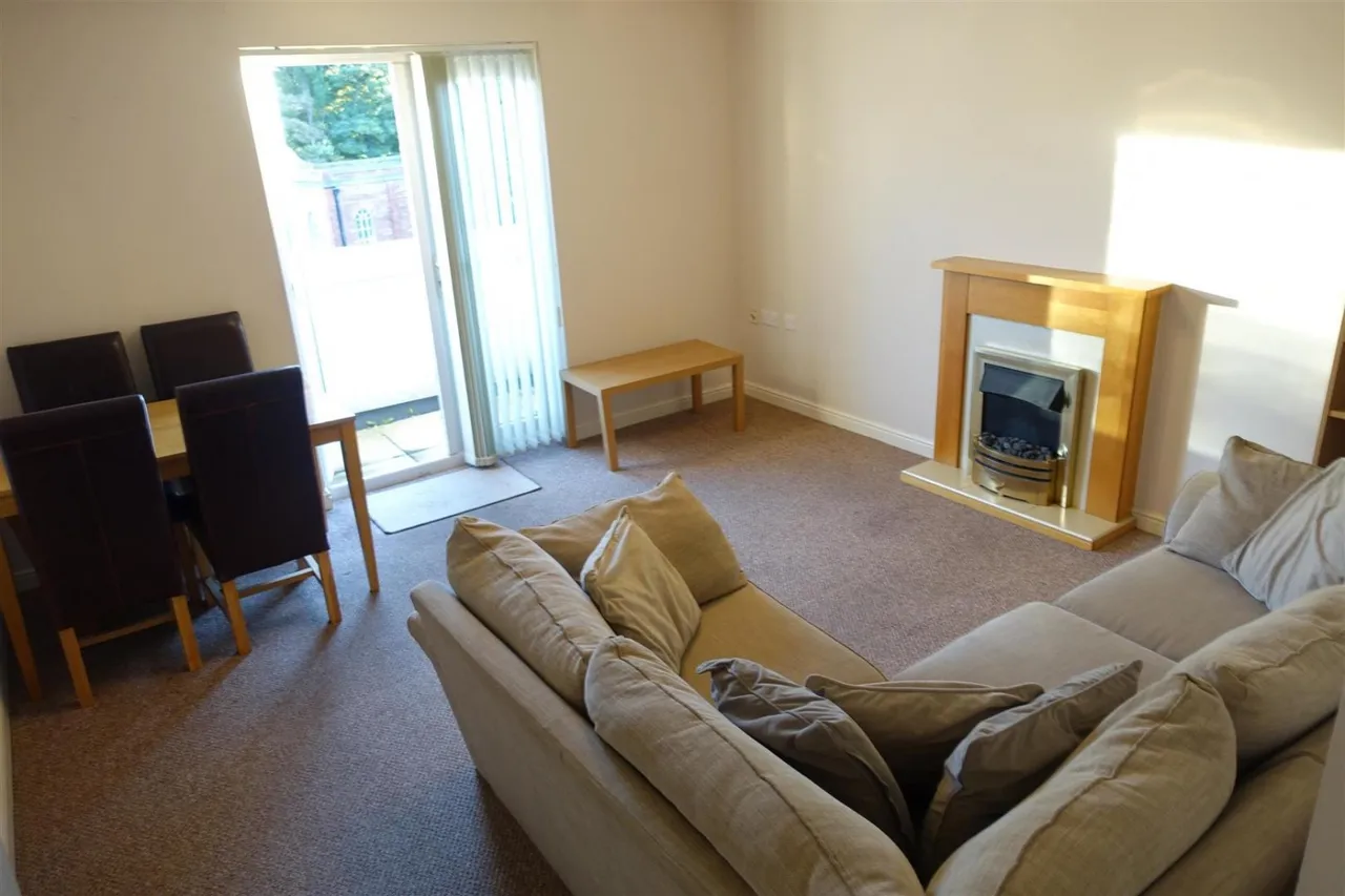 2 bed flat to rent — Clough Close, Middlesbrough, TS5 5DW