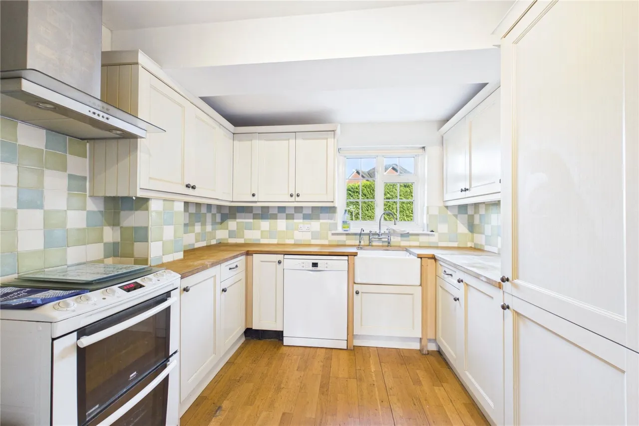 Englefield Road, Theale, RG7, photo 4
