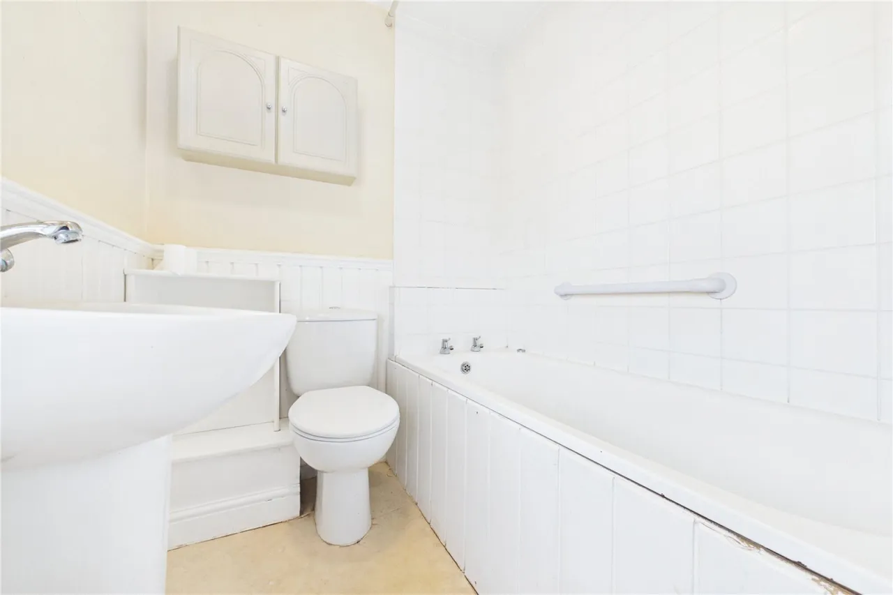 Englefield Road, Theale, RG7, photo 9