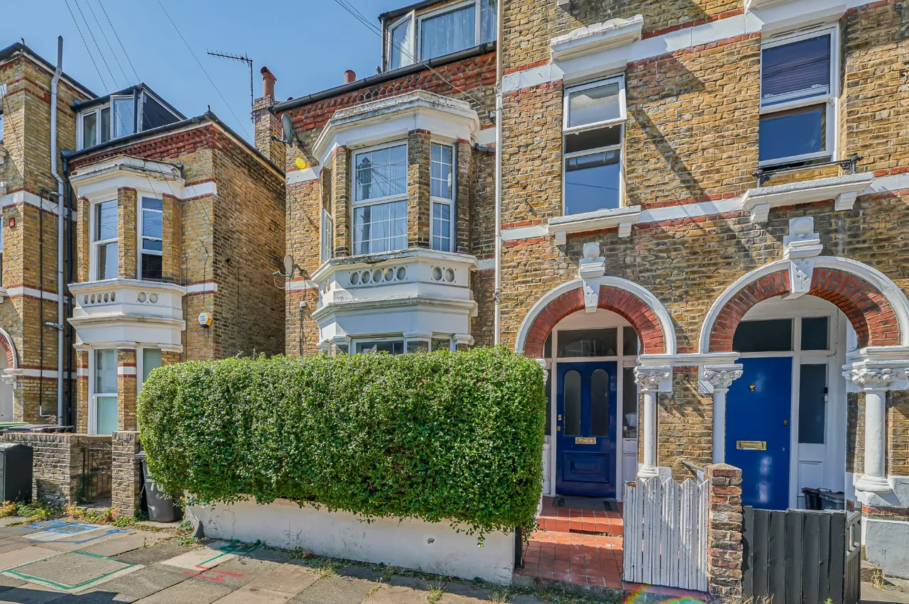 2 bed flat for sale, Arlingford Road, Brixton, SW2
