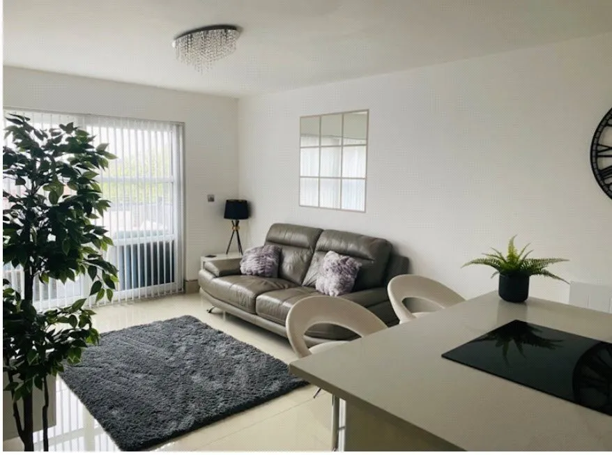 Stamford Street East, Ashton-under-Lyne, Greater Manchester, OL6, photo 3