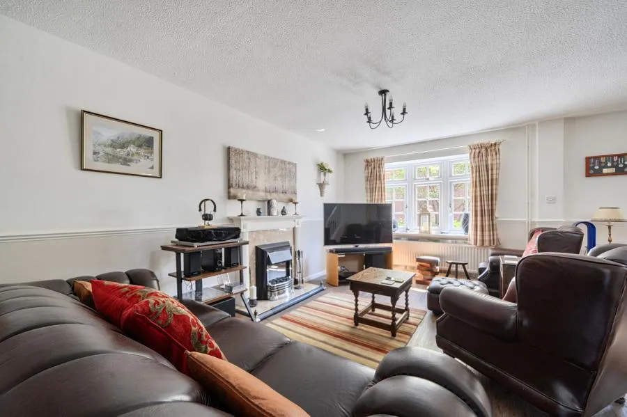Regency Court, Aylesbury, HP21, photo 4