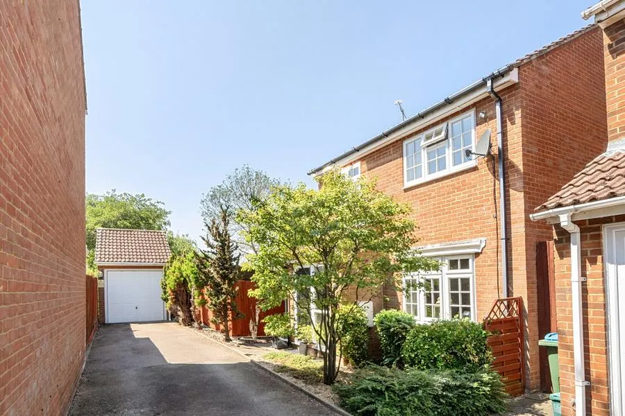 Regency Court, Aylesbury, HP21, photo 17
