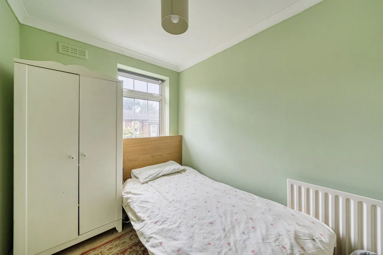 Webb Road, SE3, photo 11