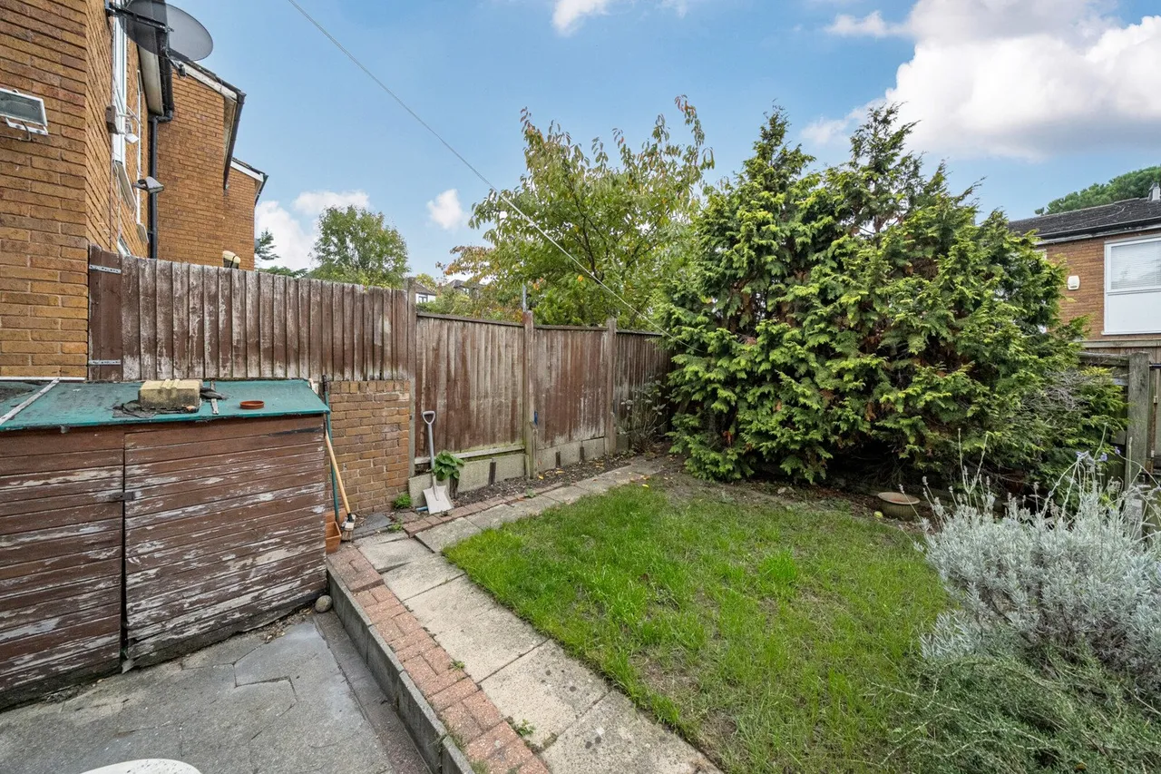 Webb Road, SE3, photo 4
