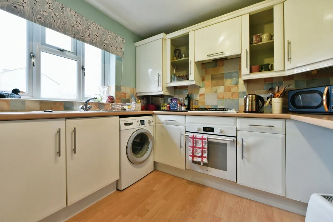 Vale House Drive, Hadfield, Glossop, Derbyshire, SK13, photo 8
