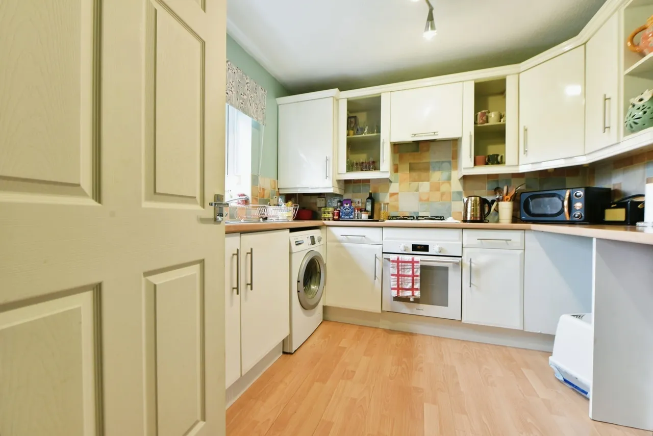 Vale House Drive, Hadfield, Glossop, Derbyshire, SK13, photo 9