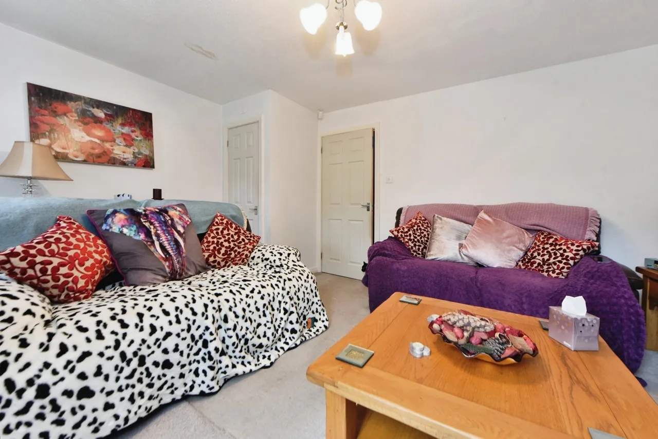 Vale House Drive, Hadfield, Glossop, Derbyshire, SK13, photo 4