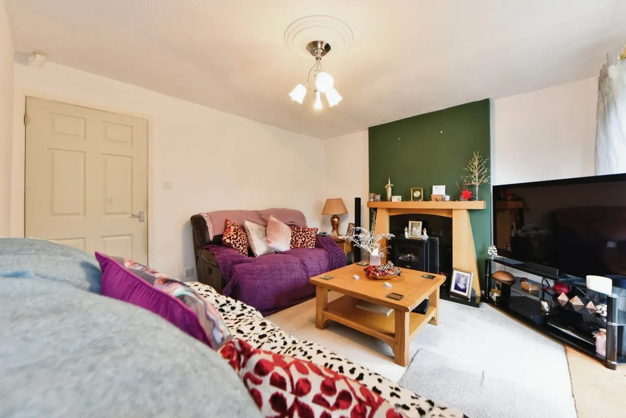 Vale House Drive, Hadfield, Glossop, Derbyshire, SK13, photo 3