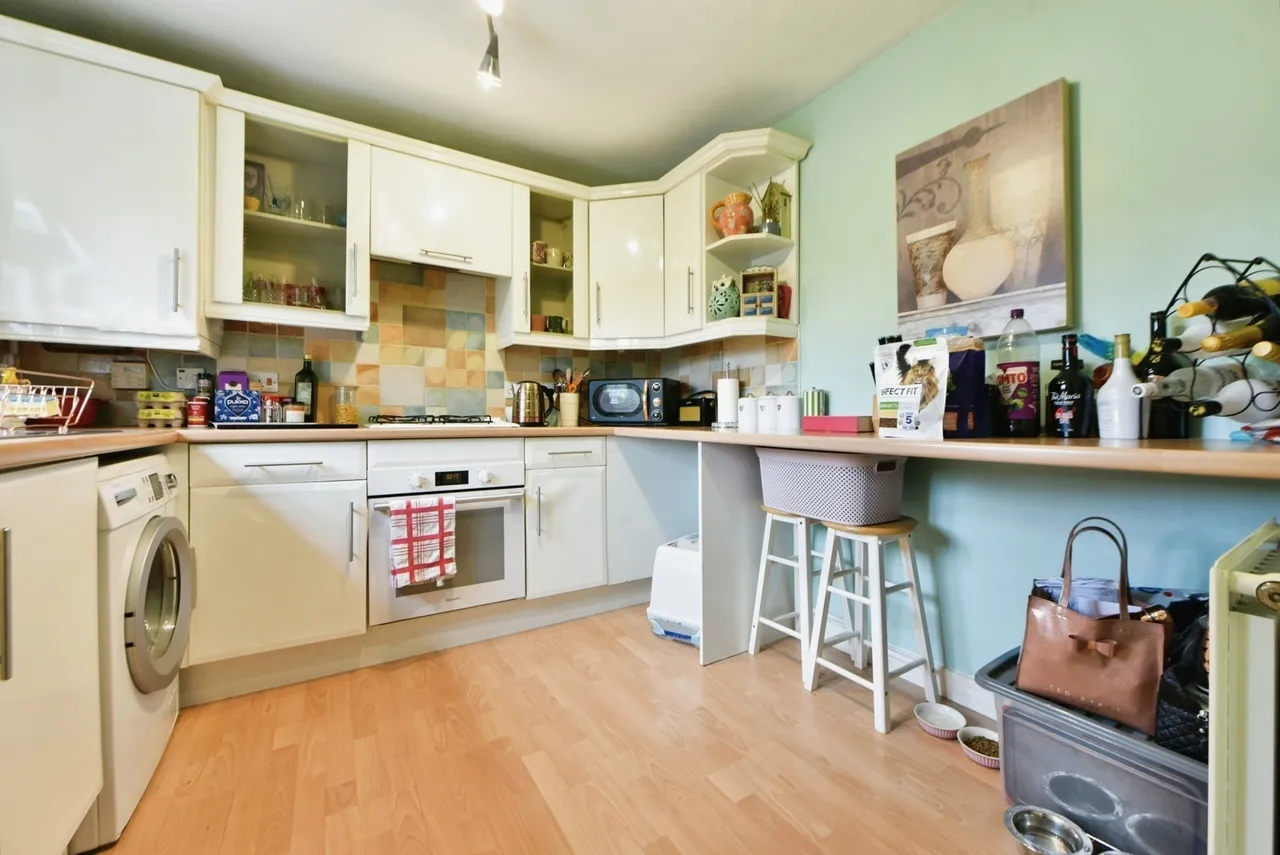 Vale House Drive, Hadfield, Glossop, Derbyshire, SK13, photo 7