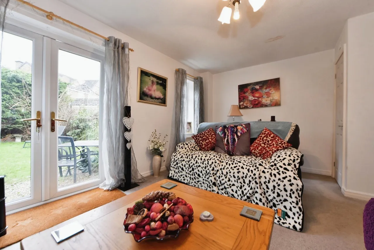 Vale House Drive, Hadfield, Glossop, Derbyshire, SK13, photo 5