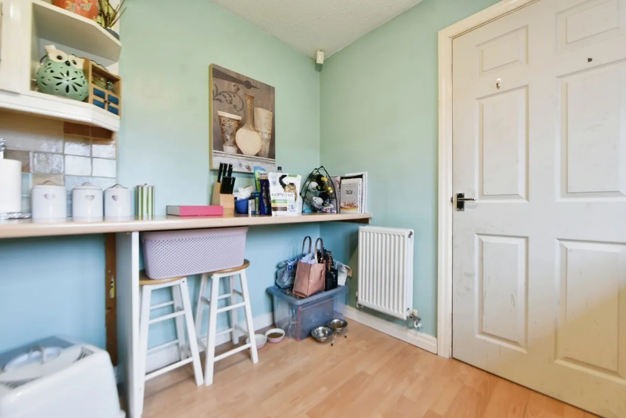 Vale House Drive, Hadfield, Glossop, Derbyshire, SK13, photo 10
