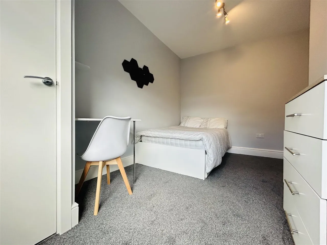 Royal Park Road, Hyde Park, LS6, photo 8