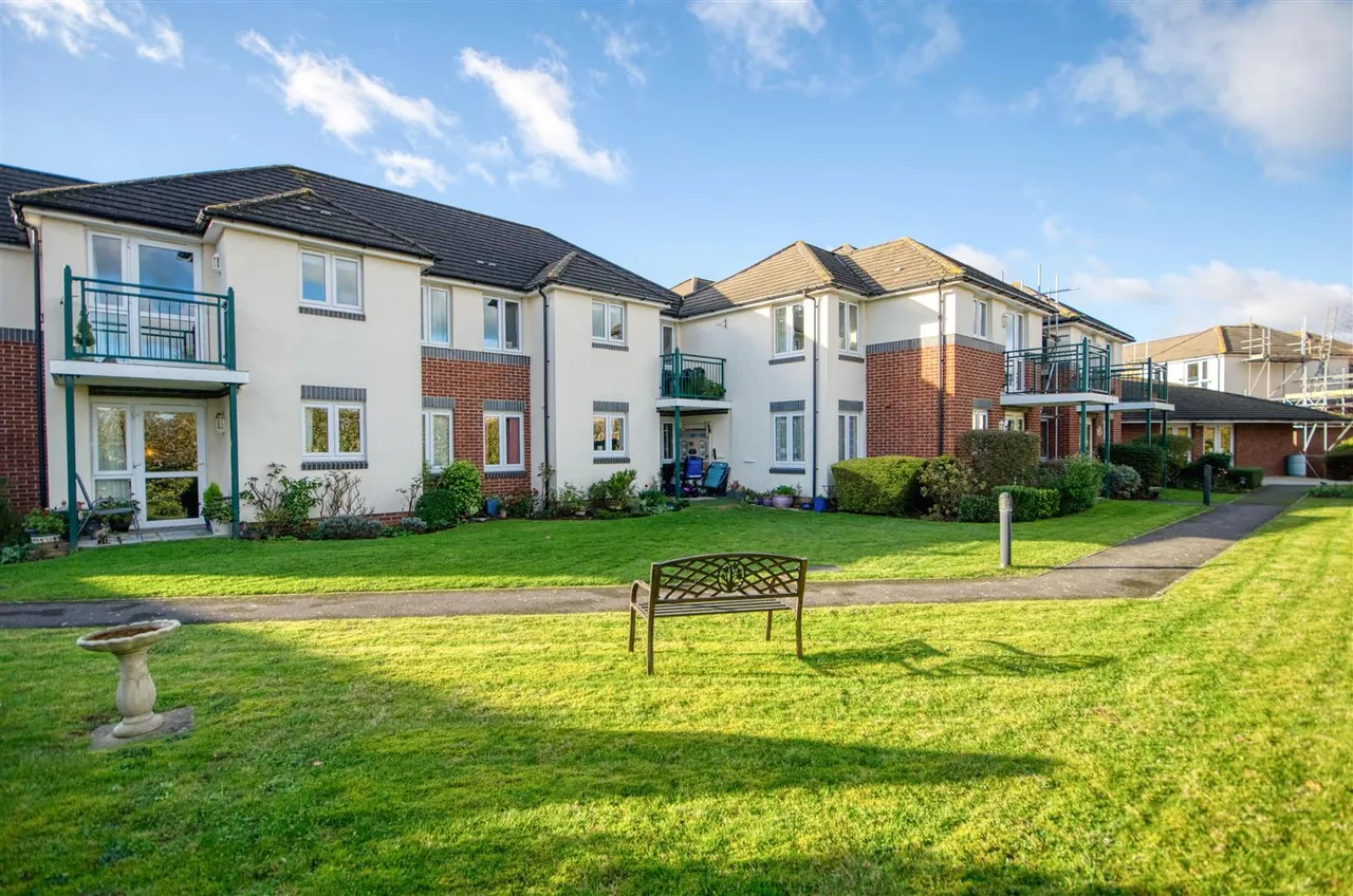 Kenilworth Gardens, West End, Southampton, SO30 3HH, photo 2