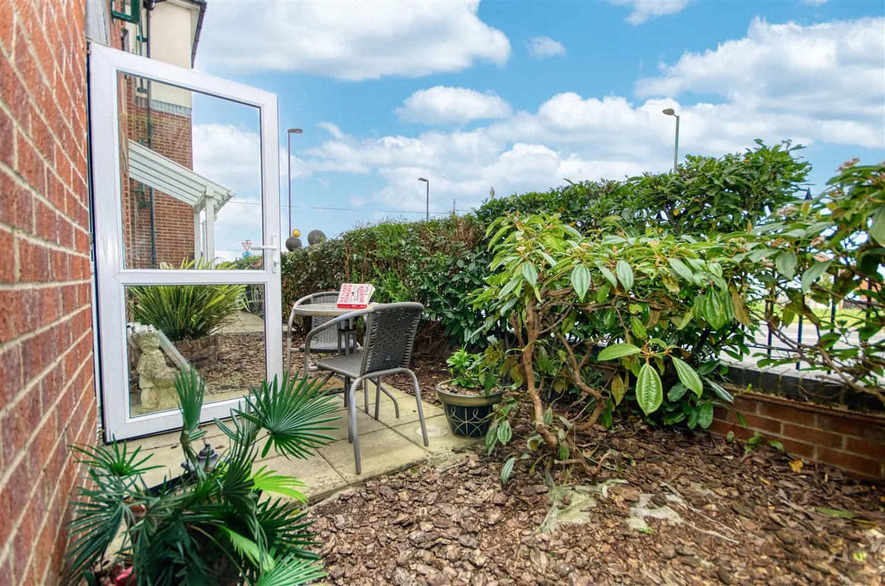 Kenilworth Gardens, West End, Southampton, SO30 3HH, photo 5