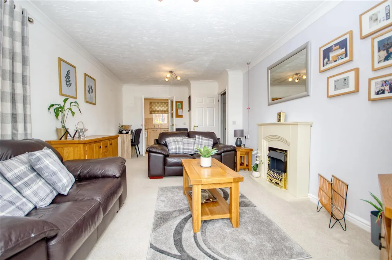 Kenilworth Gardens, West End, Southampton, SO30 3HH, photo 4