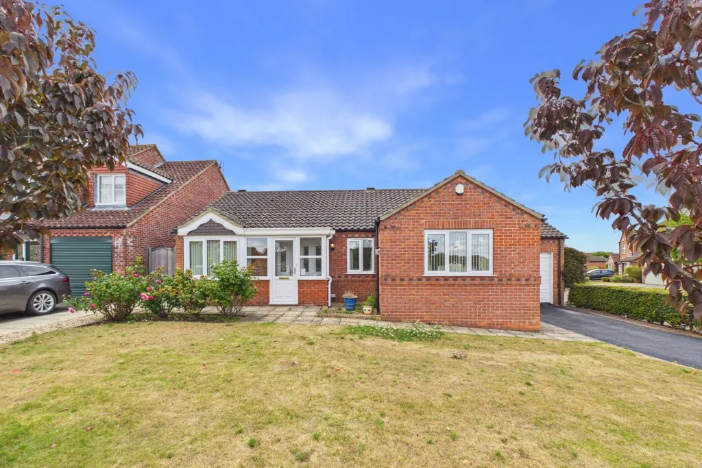 3 bed house for sale, Heath Road, Navenby, LN5